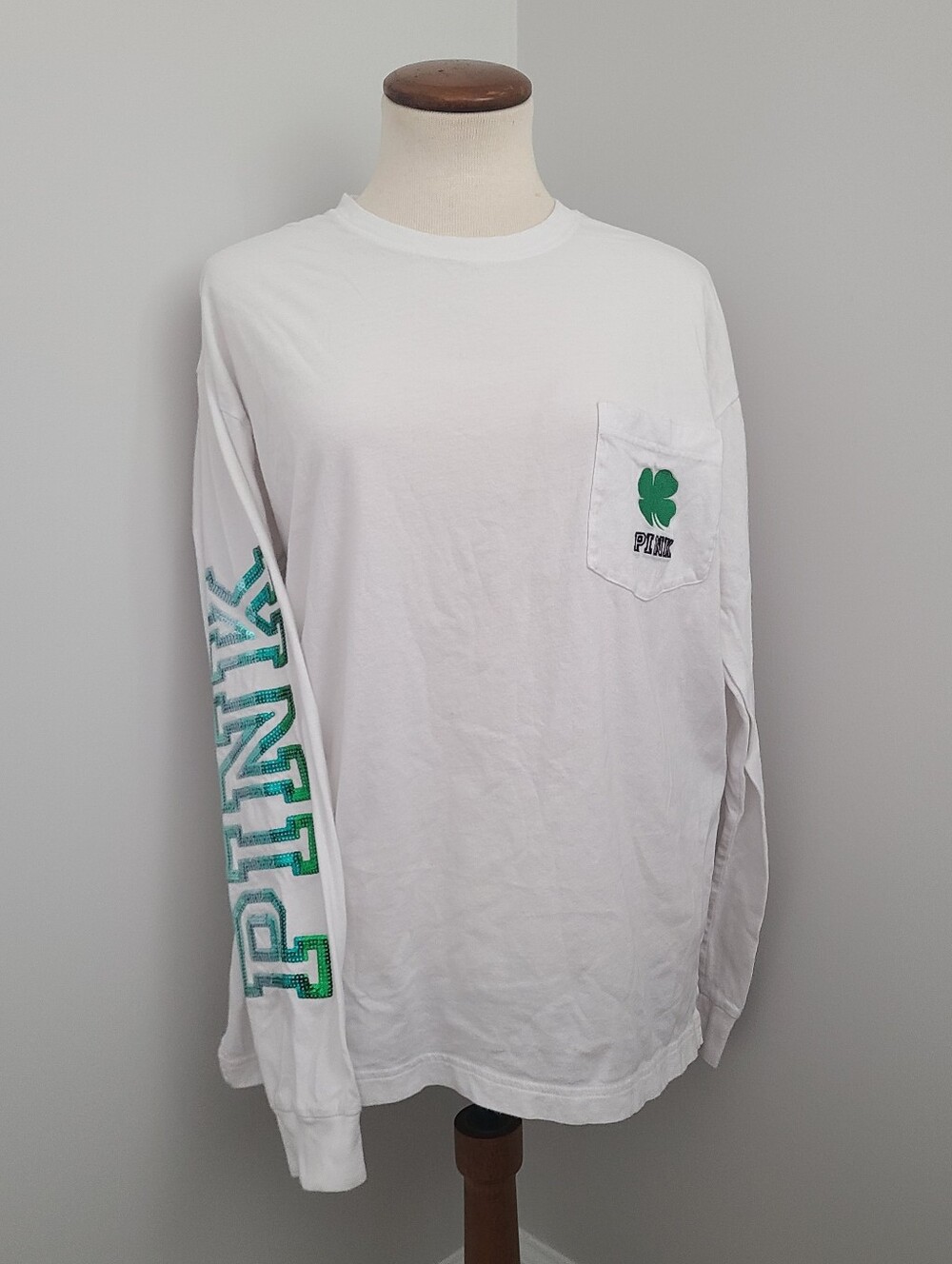 Victoria's Secret Pink St. Patrick's Day Bling Tee Size S Sequins Shamrock Irish